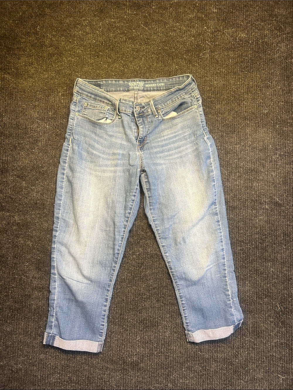 Levi's Light Wash Cropped Capris with Rolled Cuffs